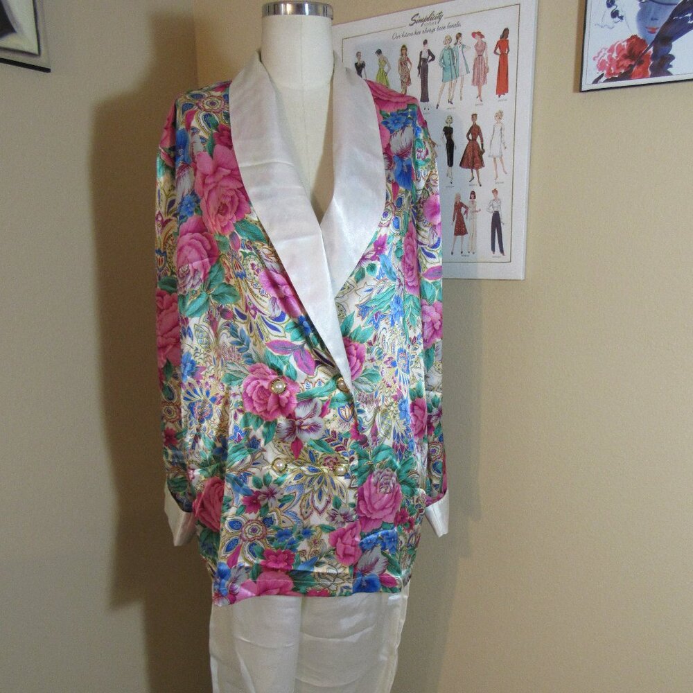 Vintage Victoria’s Secret Gold Label Double Breasted Floral Satin Pajama Set L